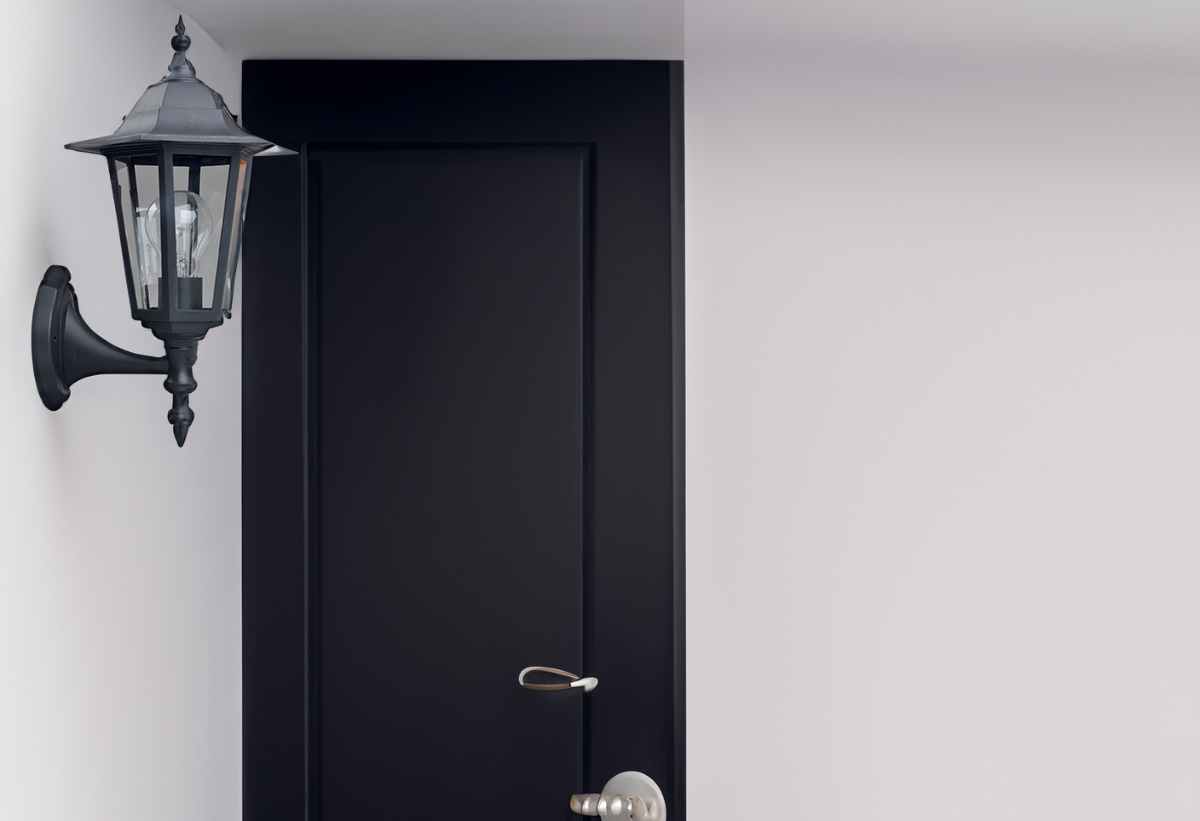 Το φανάρι τοποθετημένο σε έναν τοίχο